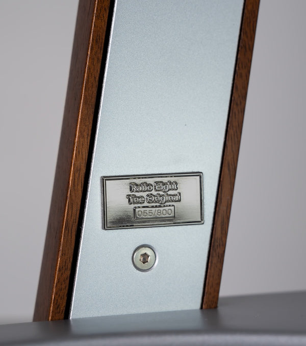 Bright Silver and Walnut Ratio Eight#color_bright-silver